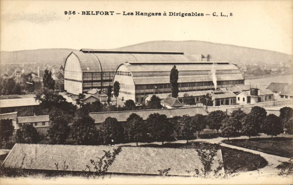 Belfort — Os Hangares de Dirigíveis — C. L., B. - Frente