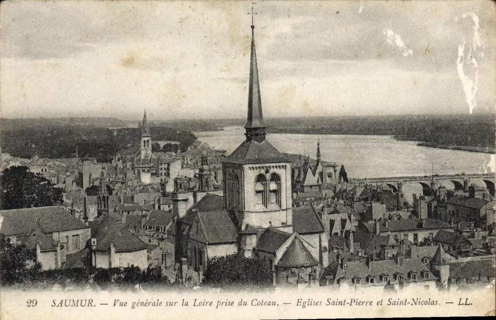 Saumur — Allgemeiner Blick auf die Loire vom Coteau — Kirchen Saint-Pierre und Saint-Nicolas — LL. - Vorderseite
