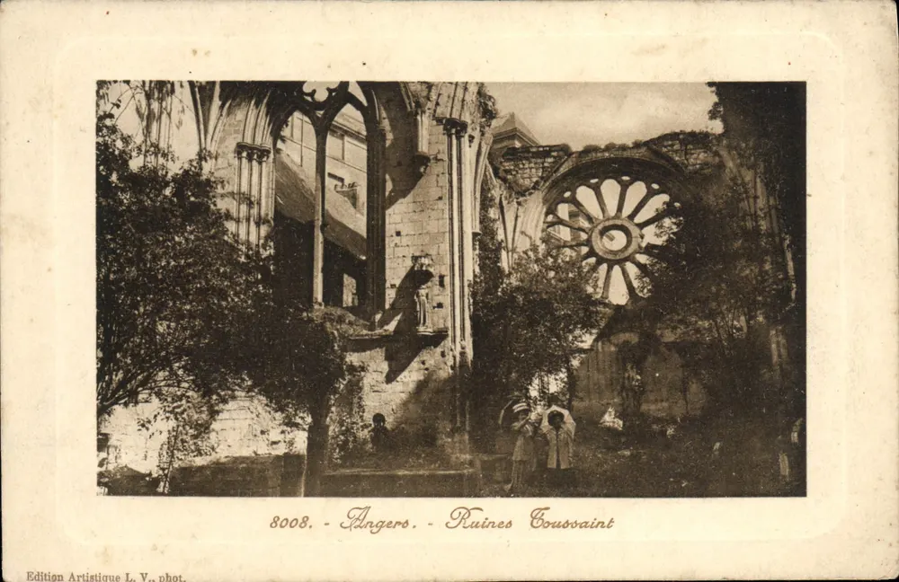 Angers - Ruínas Coussevain — Edição Artística L. V. fot. n° 8008 - Frente