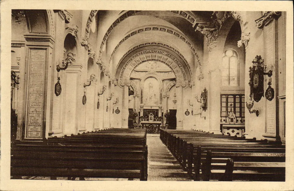 Innenansicht der Carmelitenkapelle in Lisieux — Verleger Denoël, Nr. 40 - Vorderseite