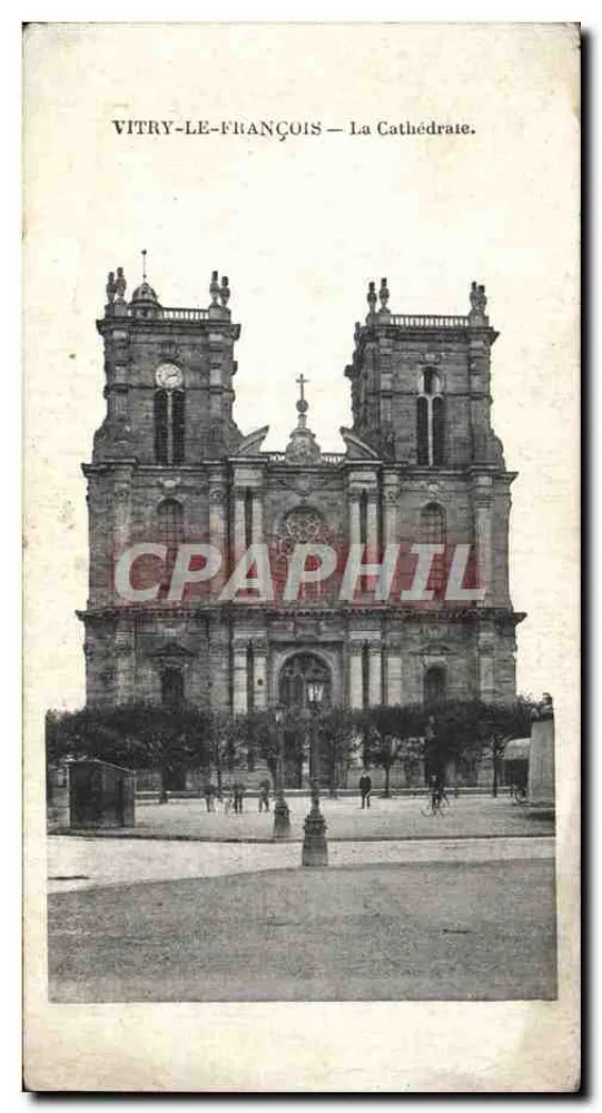 Vitry-le-François — A Catedral - Frente