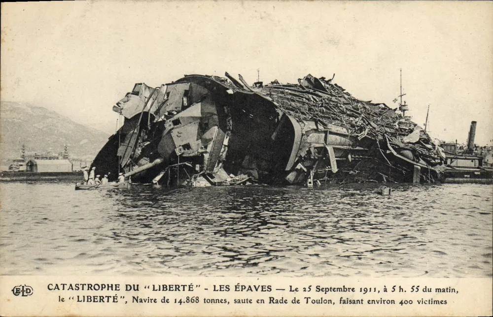 Catástrofe do "Liberté" — As Escombros — Editor ELD, número de série não visível - Frente