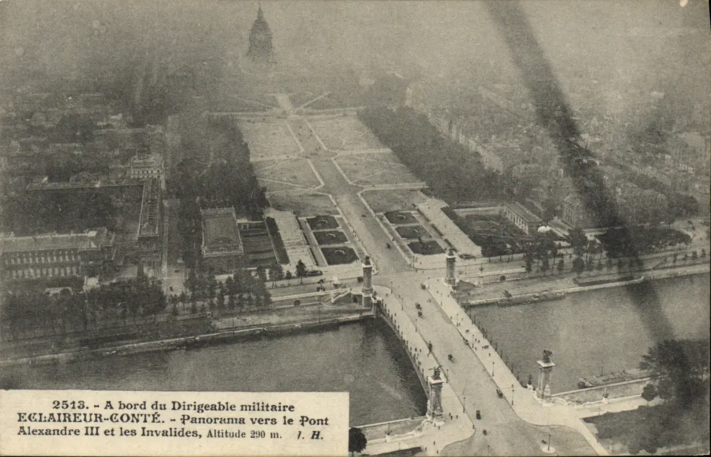 Panorama zum Pont Alexandre III und zu den Invaliden — An Bord des militärischen Luftschiffes ECLAIREUR-CONTÉ — Höhe 290 m — Nr. 2513 - Vorderseite