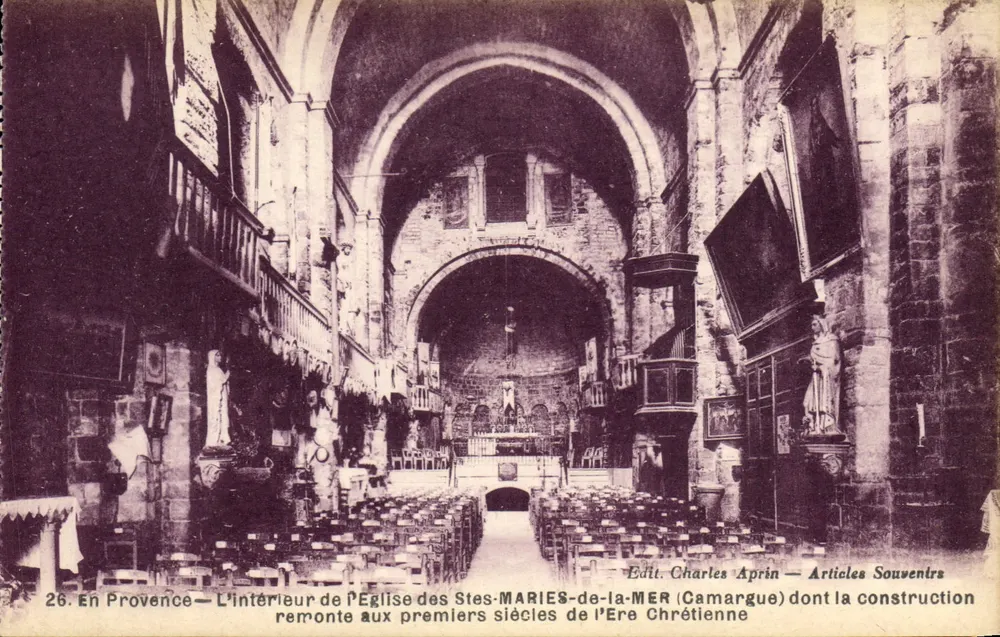 Interior da Igreja das Santas-Márias-de-la-Mer (Camargue) — Ed. Charles Aprin — Artigos de Memórias - Frente