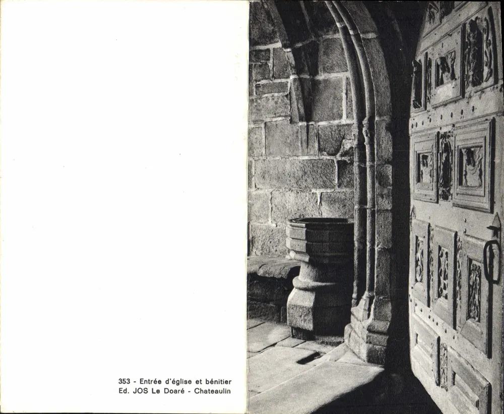 Entrada a la iglesia y fontán de bautismo — Châteaulin — Ed. JOS Le Doaré - Anverso