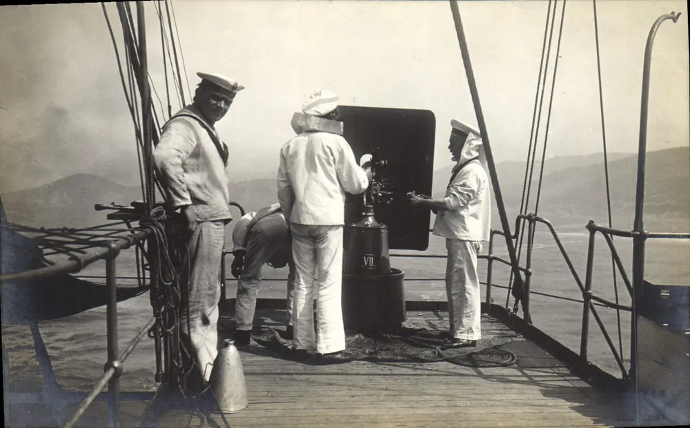 Marinheiros em um navio — equipamento naval — Fot. Aldoir Beer, Klagenfurt - Frente