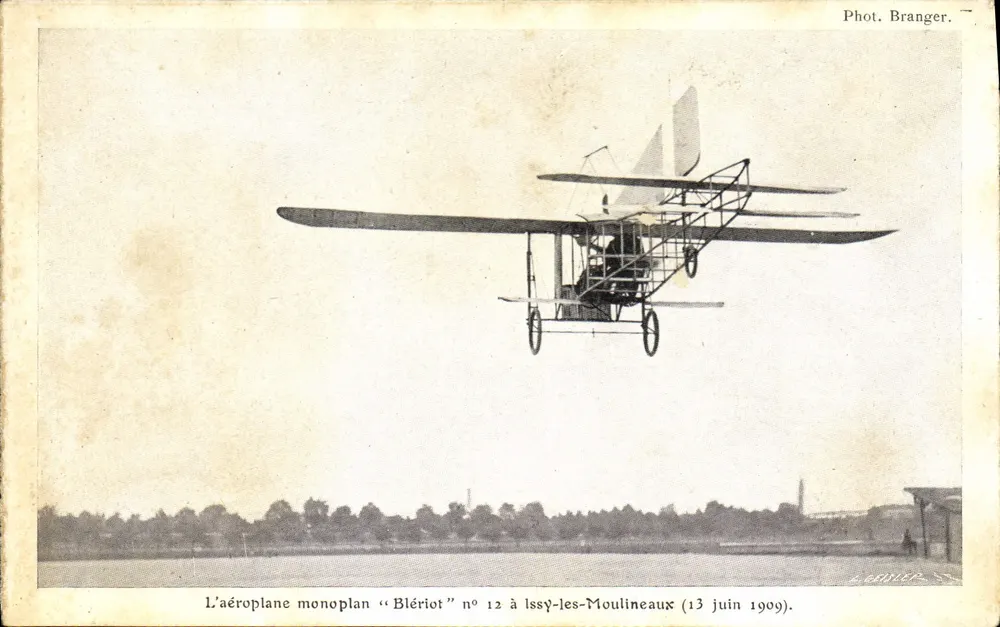 Der Monoplan "Blériot" Nr. 12 in Issy-les-Moulineaux — (13. Juni 1909) — Foto. Branger - Vorderseite