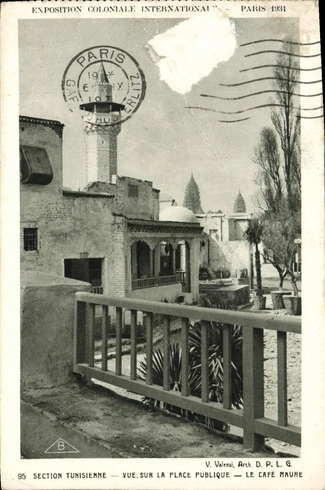 Tunesische Abteilung — Ansicht der Öffentlichen Place — Der Mauresker Café — Internationale Kolonialausstellung Paris 1931 — V. Valensi, Arch. D.P.L.G. - Vorderseite