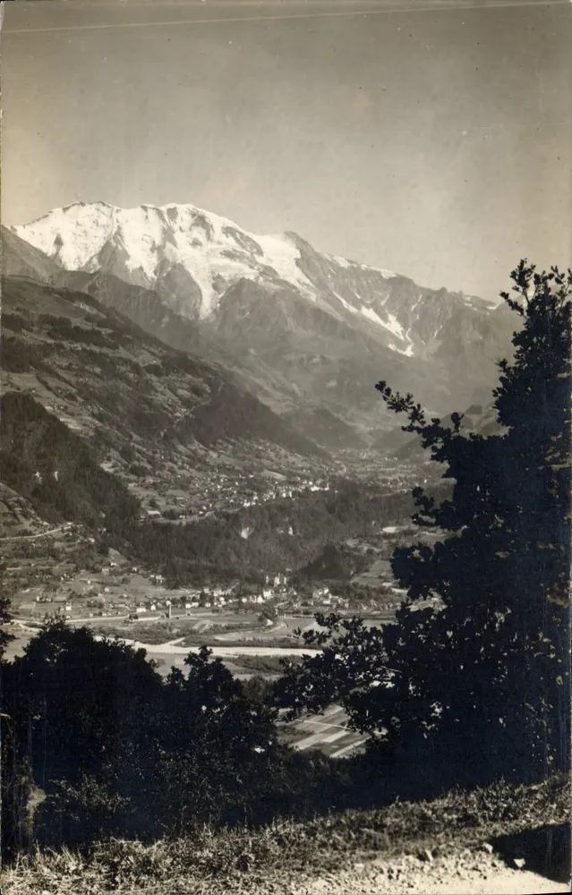 Saint-Évian-les-Bains — Blick auf die Talregion - Vorderseite