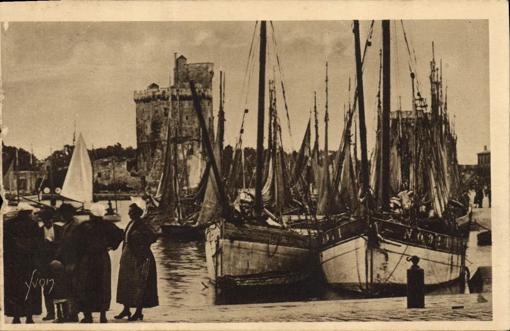 La Rochelle — Hafen mit Turm und Booten — YVON Kunst-Edition - Vorderseite