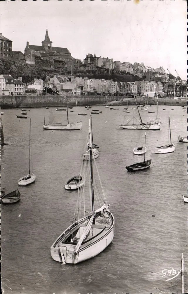 Granville (Manche) — Notre-Dame aus der Sicht des Hafens — Editions Caby - Vorderseite