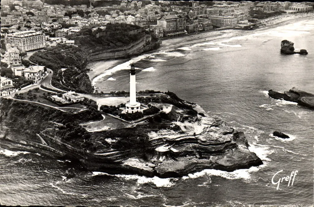 Biarritz — Luftbild des Leuchtturms, der Grande Plage und des Casinos — Greff - Vorderseite