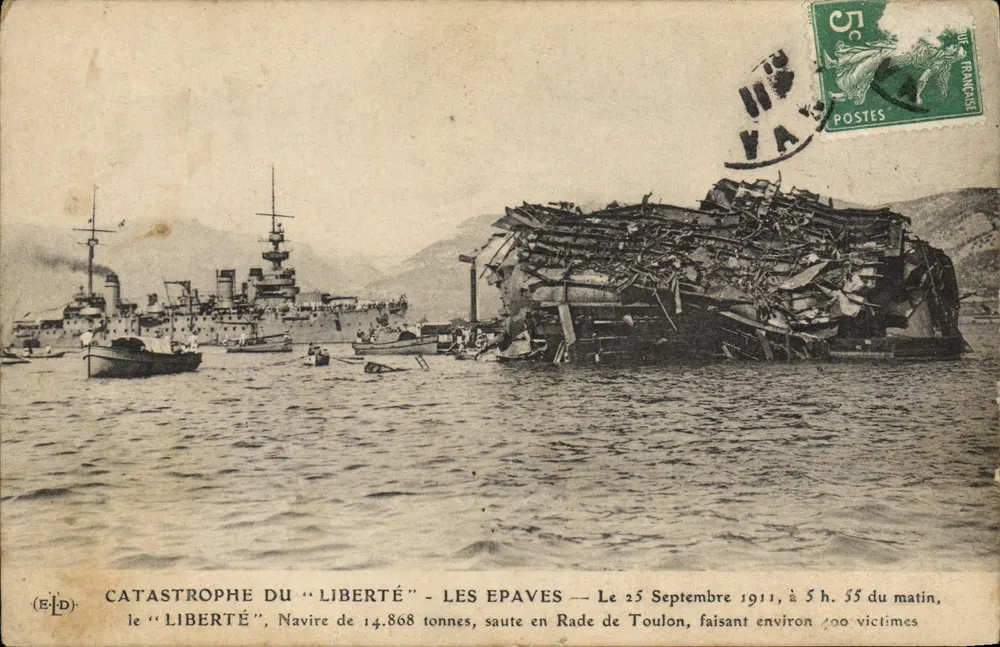 Katastrophe des "Liberté" — Die Wracks — Am 25. September 1911 um 5:35 Uhr morgens explodierte das 14.868-Tonnen-Schiff "Liberté" in der Bucht von Toulon, wobei etwa 400 Opfer zu beklagen waren — Verleger E. Le Dely, Toulon - Vorderseite