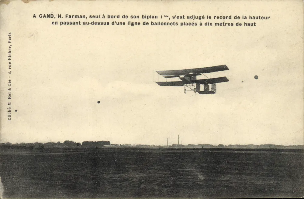 Gand — H. Farman über eine Linie von Ballons — Foto von M. Rol & Cie, Paris - Vorderseite