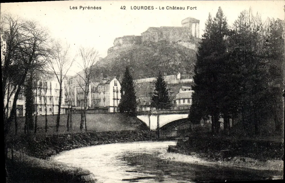 Lourdes - Het Sterkste Kasteel — De Pyreneeën, serie 42 - Voorkant