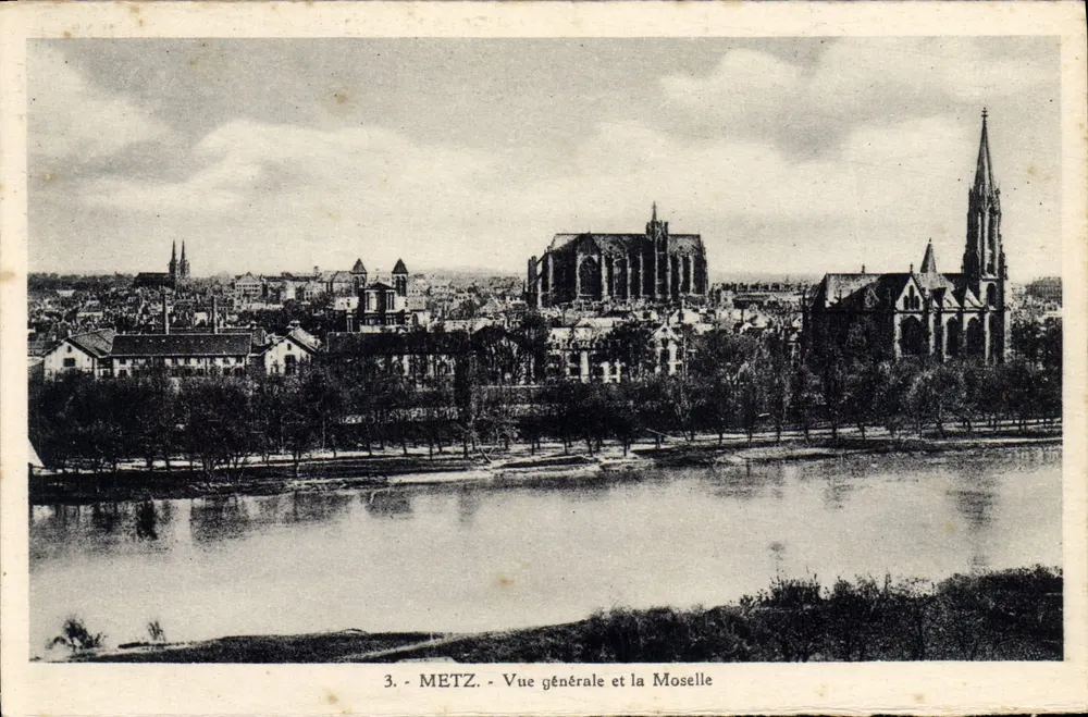 Metz - Vista geral e a Mosela — Editor B. M. — n°3 - Frente