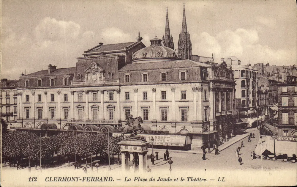 Clermont-Ferrand — Place de Jaude und das Theater — LL - Vorderseite
