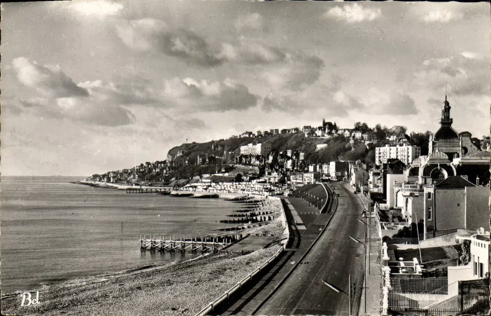 Le Havre — Boulevard Albert-Ier und Blick auf La Hève - Vorderseite