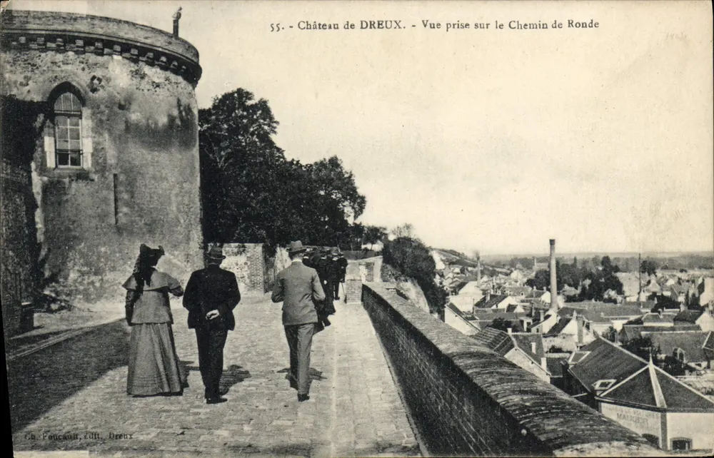 Schloss Dreux — Aussicht vom Chemin de Ronde — Verleger: Ch. Poucante, Éd. Dreux, n° 55 - Vorderseite