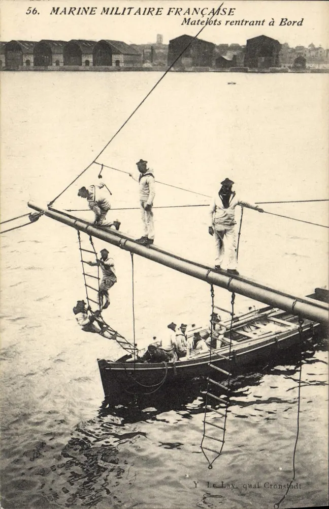 Marinheiros retornando a Bord — Marinha Militar Francesa — Y. Le Lay, cais Cronstadt - Frente