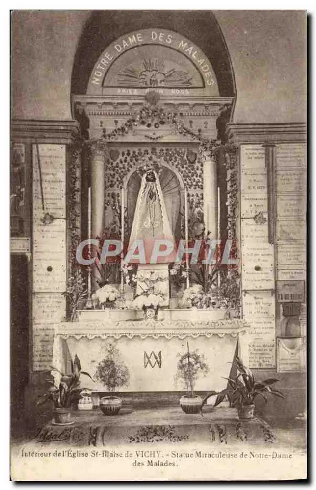 Innenansicht der Kirche Sainte-Marie in Vichy — Wundersame Statue der Jungfrau der Kranken - Vorderseite