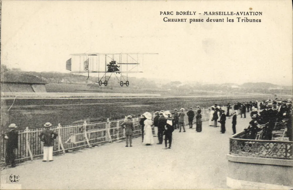 Parc Borély - Marseille-Aviation — Cheuret fliegt vor den Tribünen vorbei - Vorderseite