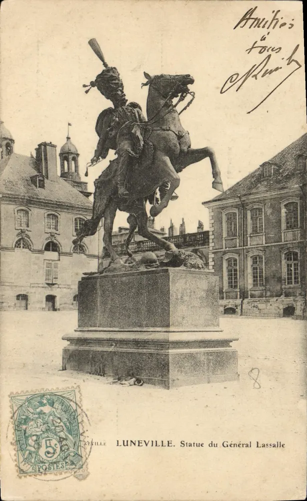 Lunéville. Estátua do Geral Lassalle — editor Luneville, n° de série 8 - Frente