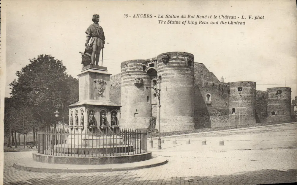 Angers - La Statua del Re René e il Castello — L. V. phot - Recto