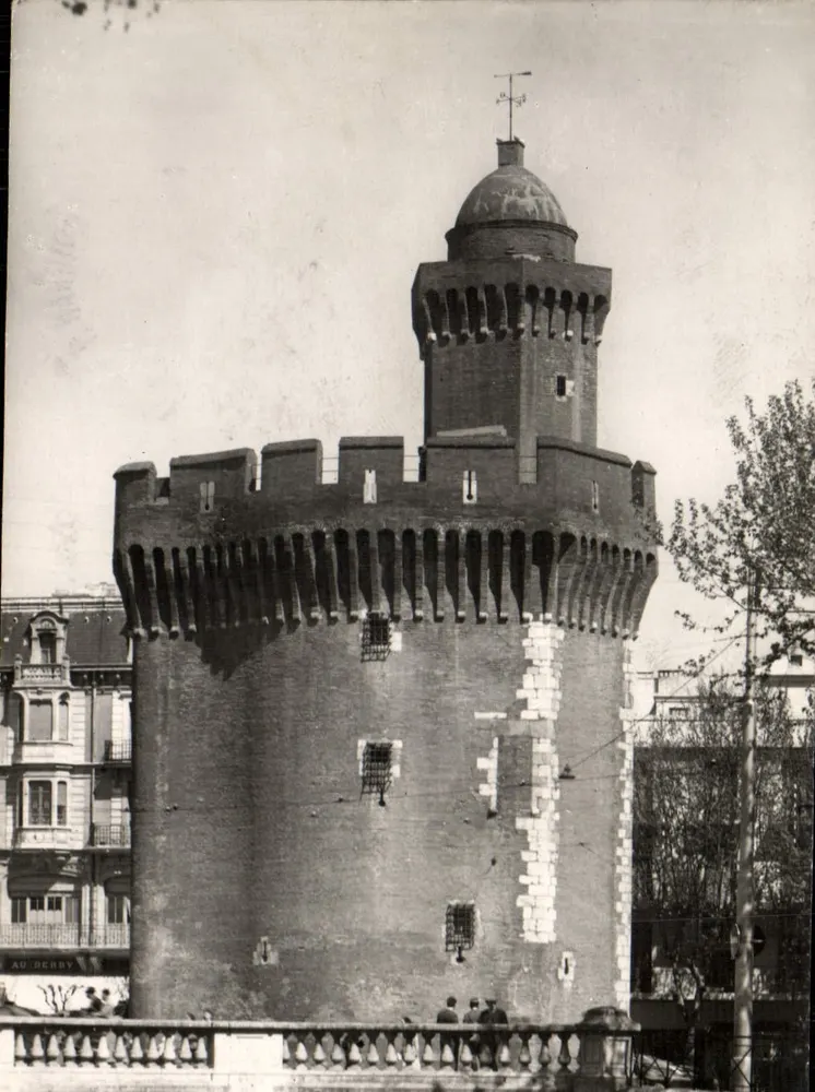 Torre da Lanterna — Toulouse — editor AU DERRY - Frente