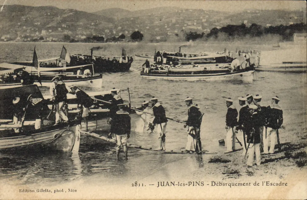 Juan-les-Pins — Landung der Flotte — Edition Gilefetta, Foto Nice, Nr. 2811 - Vorderseite
