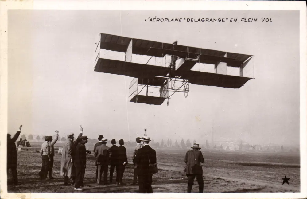 Das Flugzeug "Delagrange" im vollständigen Flug — Antike Ansichtskarte Serie Nr. 3649 - Vorderseite