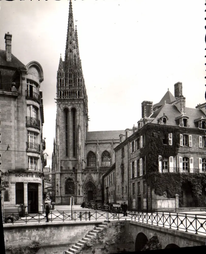 Quimper — A rua do Rei Gradlon — Photographie Véritable, J. Villakil - Frente