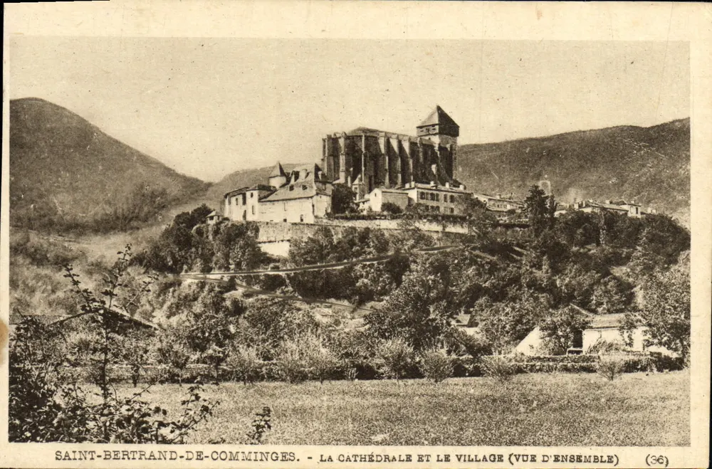Saint-Bertrand-de-Comminges - Die Kathedrale und das Dorf (Gesamtansicht) - (36) - Vorderseite
