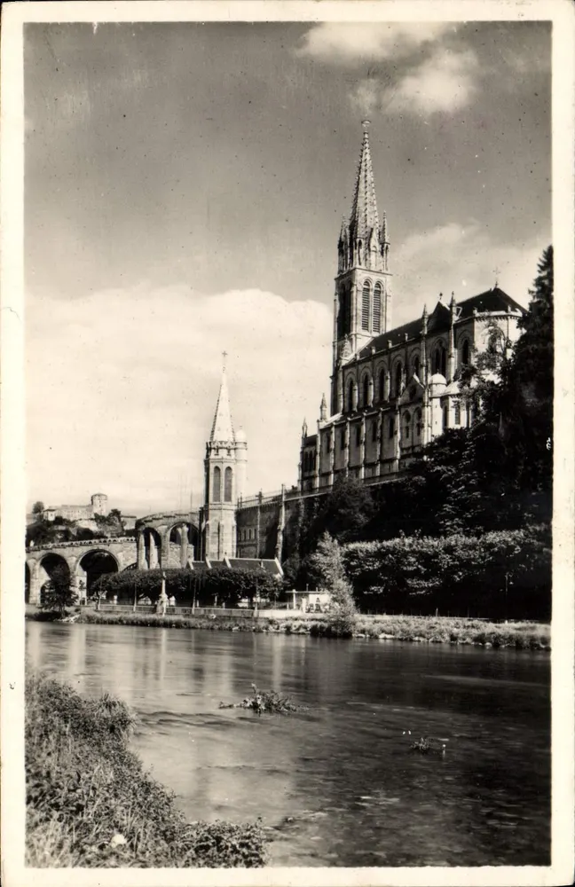 Lourdes — A Basílica e o Gave — Edição P. Dolige, n°28 - Frente