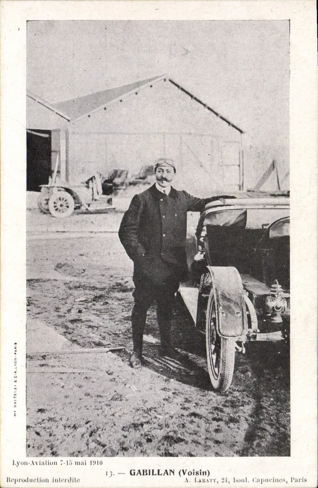 Gabillan (Voisin) — Pilot in Lyon-Aviation — A. Labaty, 24, boulevard Capucines, Paris - Vorderseite