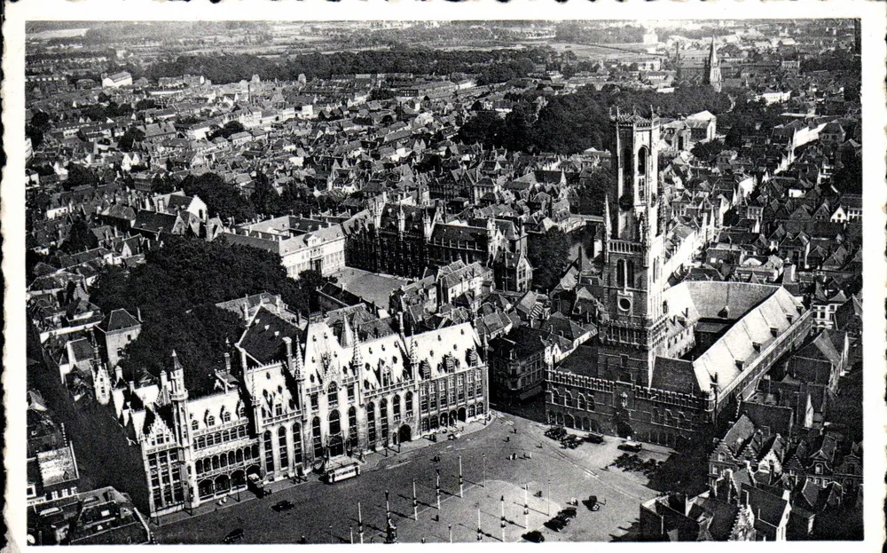 Bruges — Halletoeren e Grote Markt — Ern. Thill, no 46 - Frente