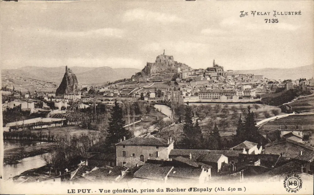 Le Puy — Allgemeiner Blick, vom Rocher d'Espaly aus (Höhe 630 m) — Le Velay Illustré, n° 7135 - Vorderseite
