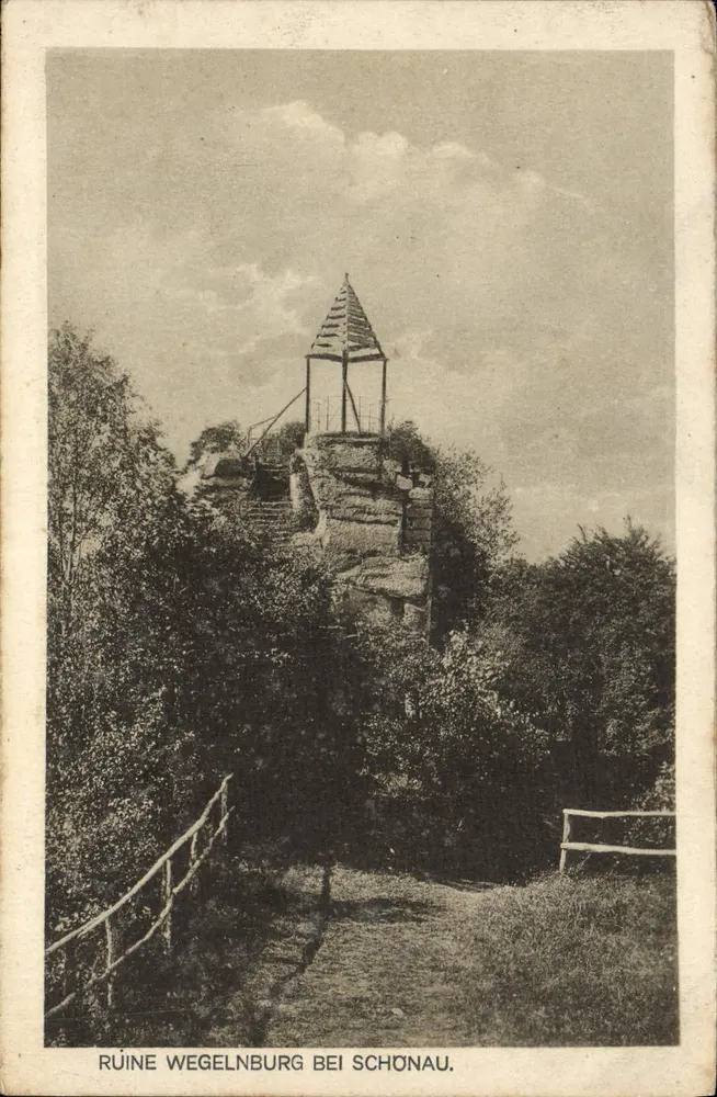 Ruine Wegelnburg bei Schönau — Ansicht der Ruine auf dem Felsen mit Pfad und Geländer - Vorderseite