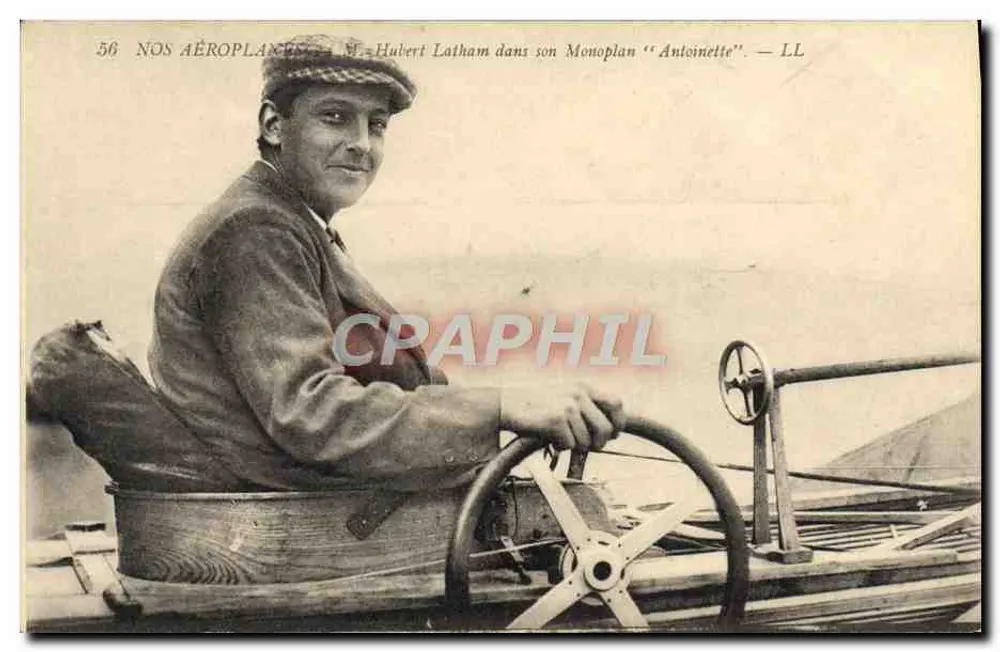 W. Hubert Latham in seinem Monoplan "Antoinette" — LL - Vorderseite