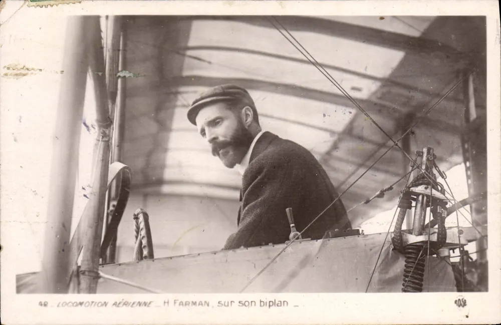 H. Farman em seu biplano — Locomoção aérea — Marca 'ROSE' n°48 - Frente