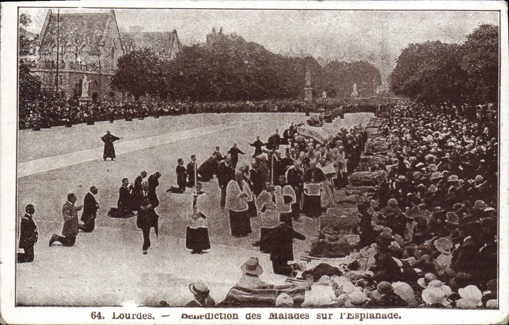 Lourdes — Dedicatória dos Doentes na Esplanada — n°64 - Frente