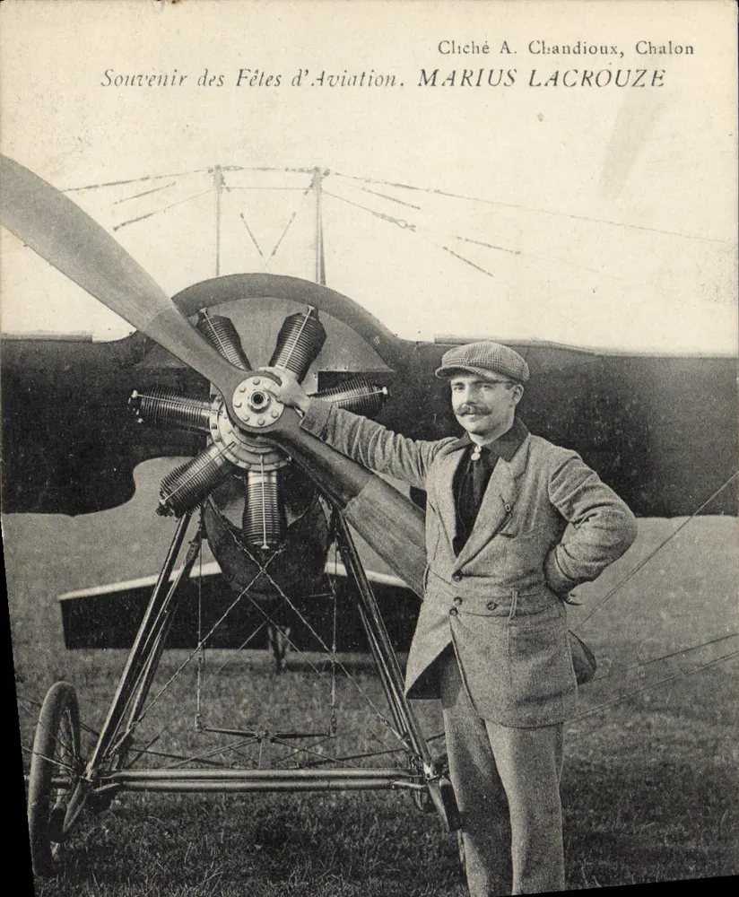 Pilot vor Flugzeug — Flugzeugfest in Chalon — Chiché A. Chandieux, Chalon - Vorderseite