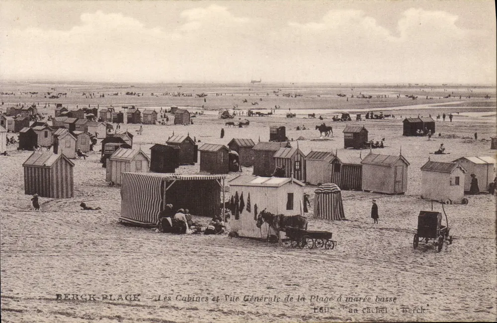 Berck-Plage — Die Kabinen und allgemeiner Blick auf den Strand bei Ebbe — Verlag mit Berck-Poststempel - Vorderseite