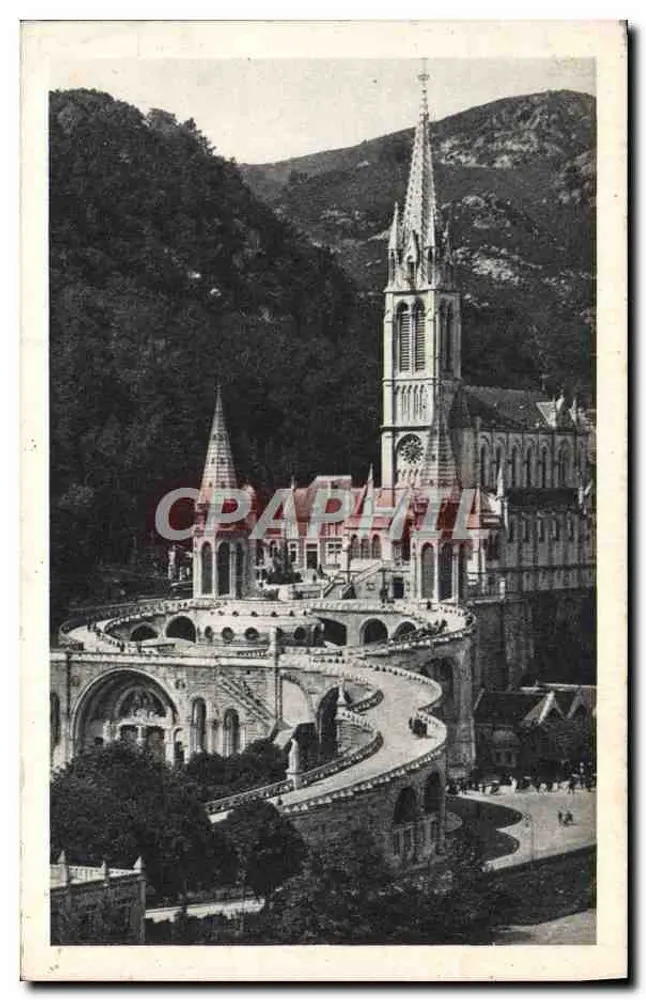 A Basílica de Lourdes — vista lateral — Edição P. Donat Lourdes - Frente