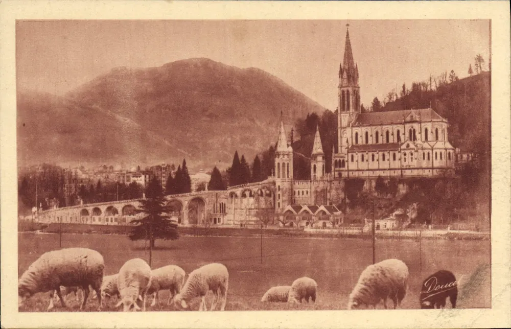 A Basílica e o Fic do Jerusalém — Lourdes — Editor Daucel - Frente