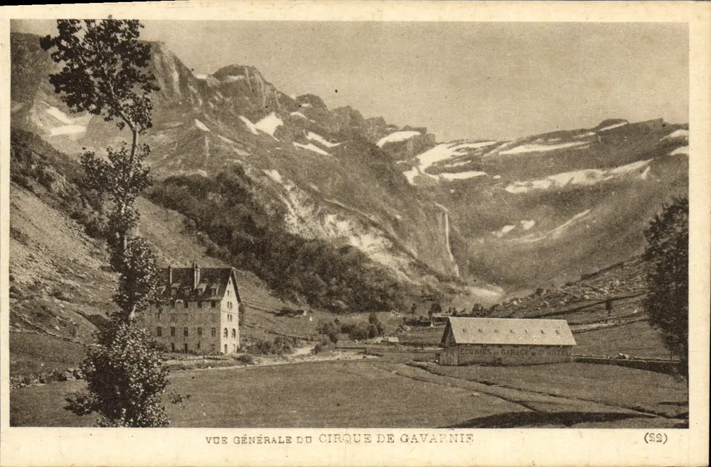 Vista geral do circo de Gavarnie — editor Héliogravure Labouché Frères, Toulouse — n° de série (22) - Frente