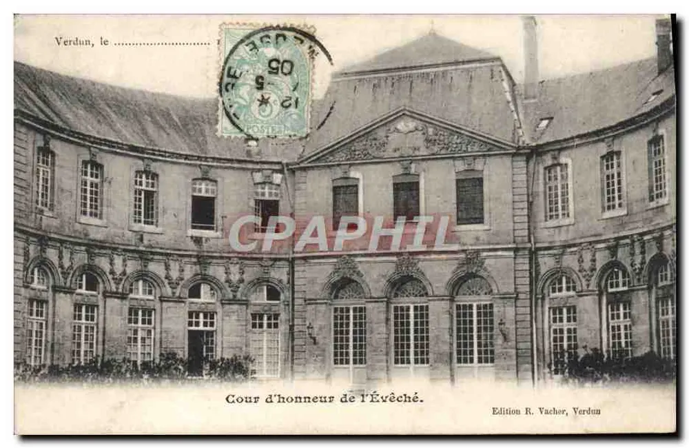 Cour d'honneur do Bispo — Verdun — Edição R. Vacher, Verdun - Frente