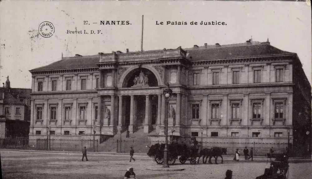 NANTES — O Palácio de Justiça — Brevet L. D. F. - Frente