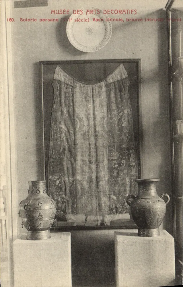 Musée des Arts Décoratifs — Ausstellung persischer Seidenstoffe und chinesischer Vasen — Verlag: Editions du Vieux Paris - Vorderseite