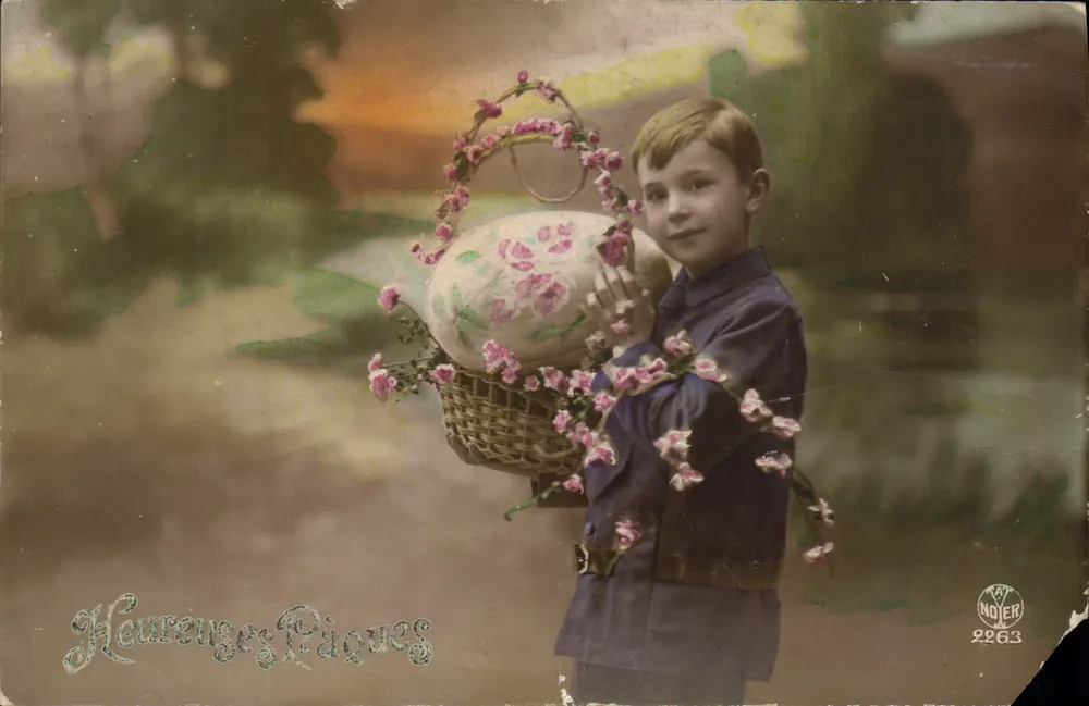 Enfant avec panier de Pâques — œuf décoré — éditeur NOYER n°2263 - Frente